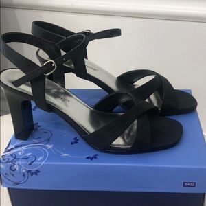 Black chunky heels pumps prom pageant